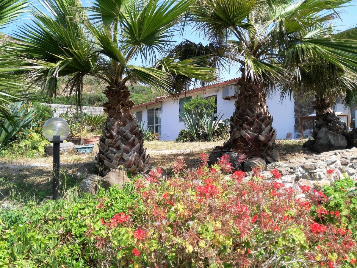 B&B Glamping Semaforo Capo Sperone SantʼAntìoco Eksteriør bilde